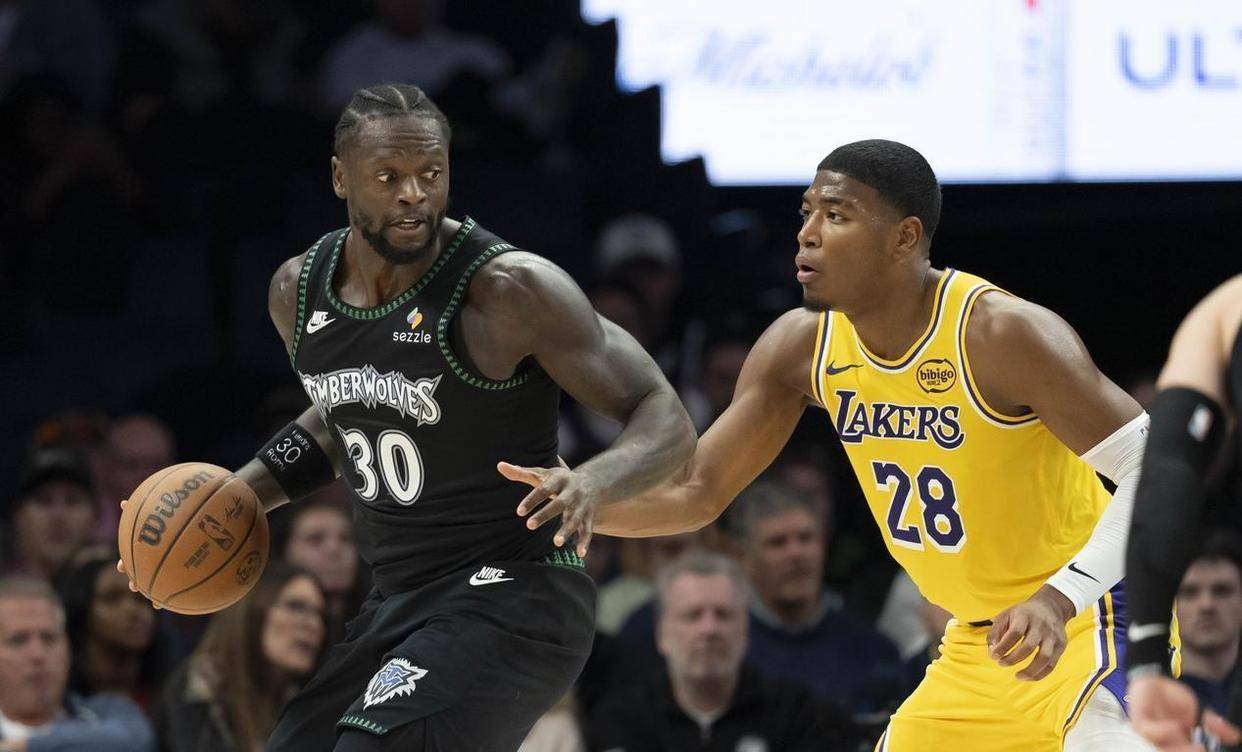 洛杉矶湖人训练开放日,国际比赛日战术微调引欢呼,CBA季后赛在即,轮换策略成焦点 洛杉矶湖人训练开放日,国际比赛日战术微调引欢呼,CBA季后赛在即,轮换策略成焦点