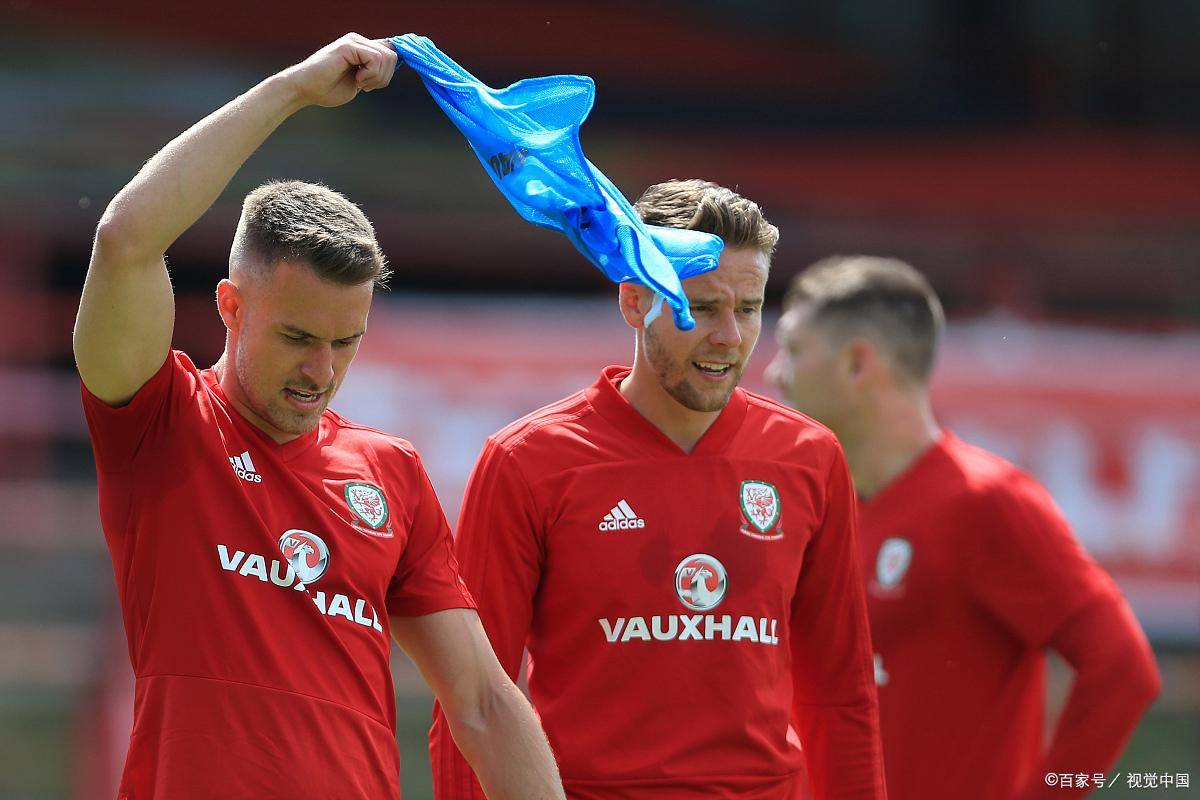 集结日勒沃库森备战荷甲,再遭质疑细节曝光,态度坚定,赛程密集仍需轮换 集结日勒沃库森备战荷甲,再遭质疑细节曝光,态度坚定,赛程密集仍需轮换