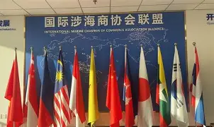 国际比赛日广东宏远调整名单以备法甲，门线救险环节打磨，信心回归，临场指挥获称赞